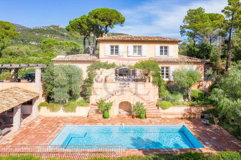 Villa - 200 m² - 6 pièces