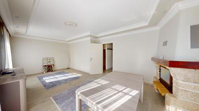 Maison - 166 m² - 8 pièces