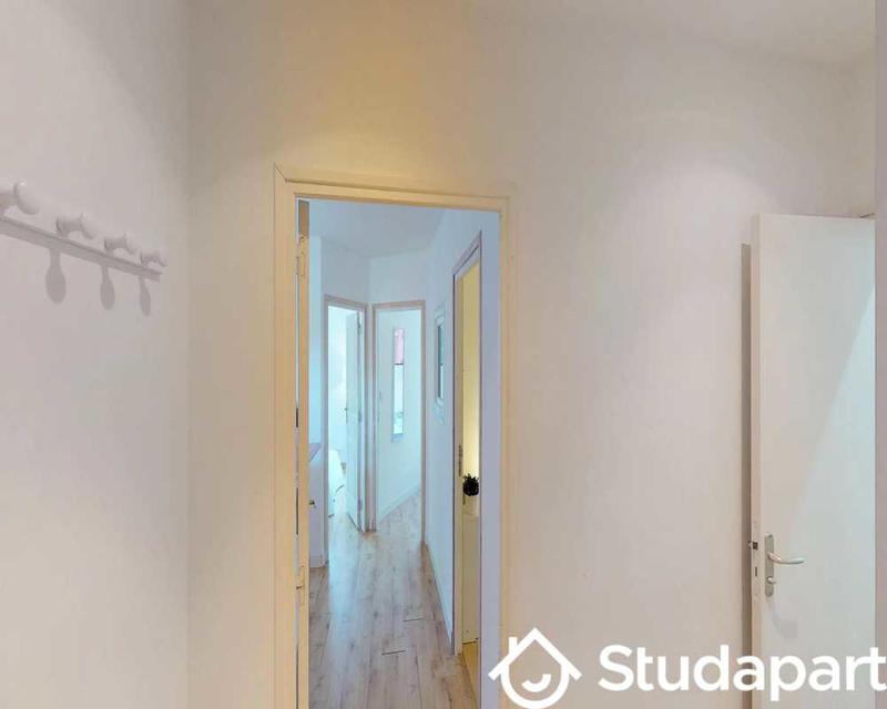 Chambre - 70 m² - 1 pièce