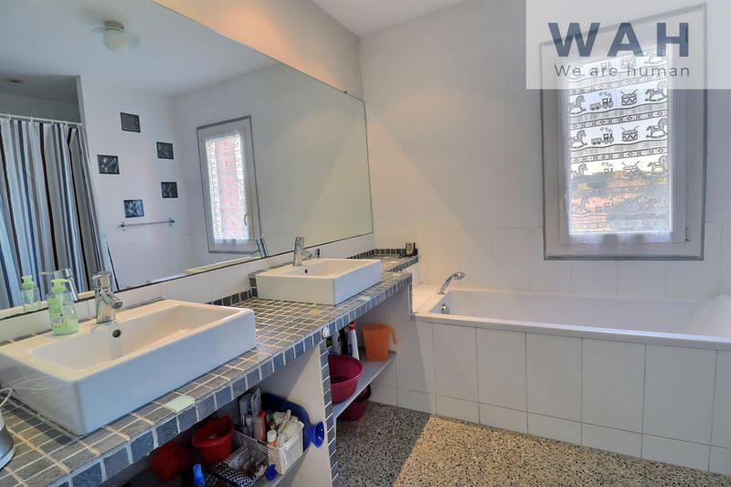 Mas - 200 m² - 5 pièces