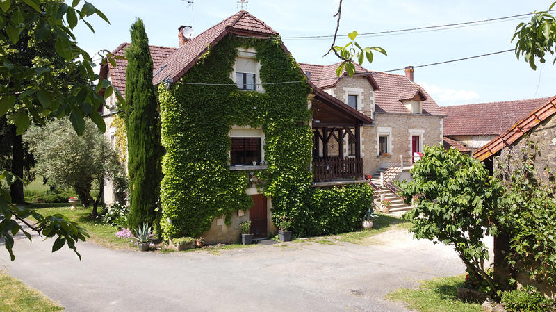 Maison - 231 m² - 9 pièces