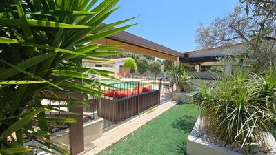 Villa - 243 m² - 8 pièces