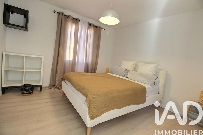 Maison - 237 m² - 8 pièces