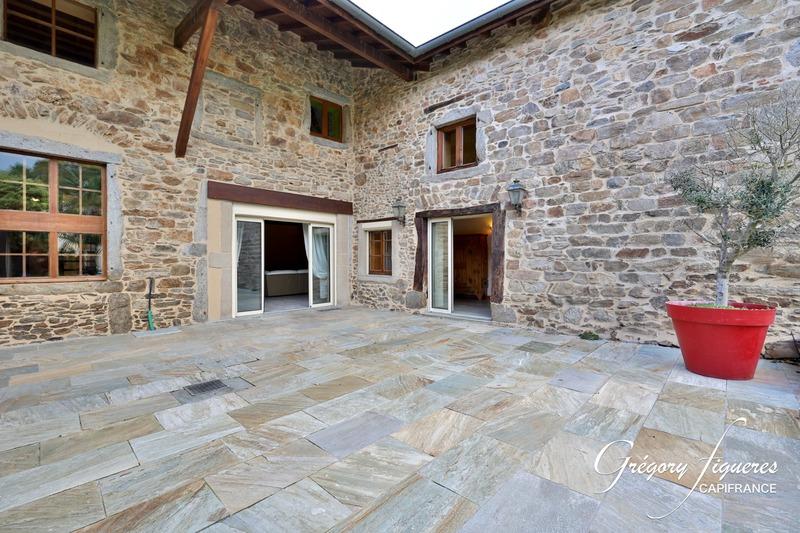 Maison - 224 m² - 7 pièces