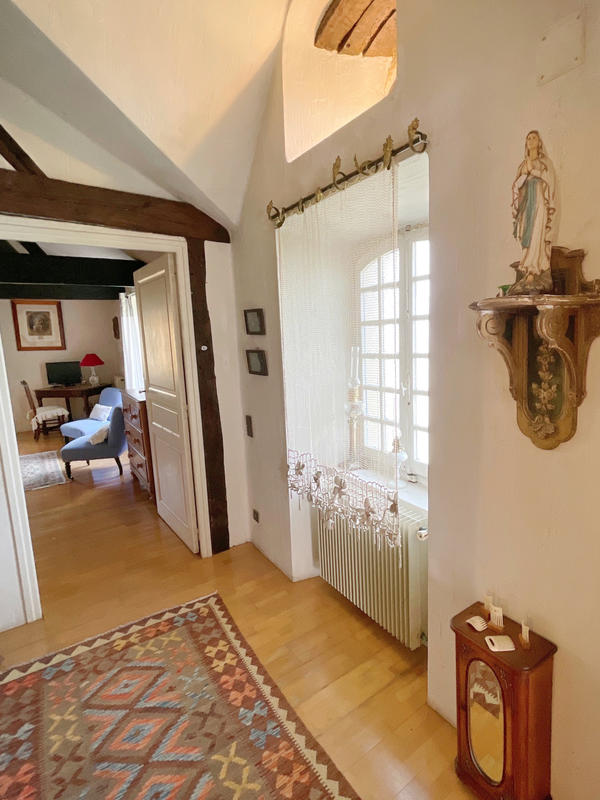 Maison - 260 m² - 9 pièces