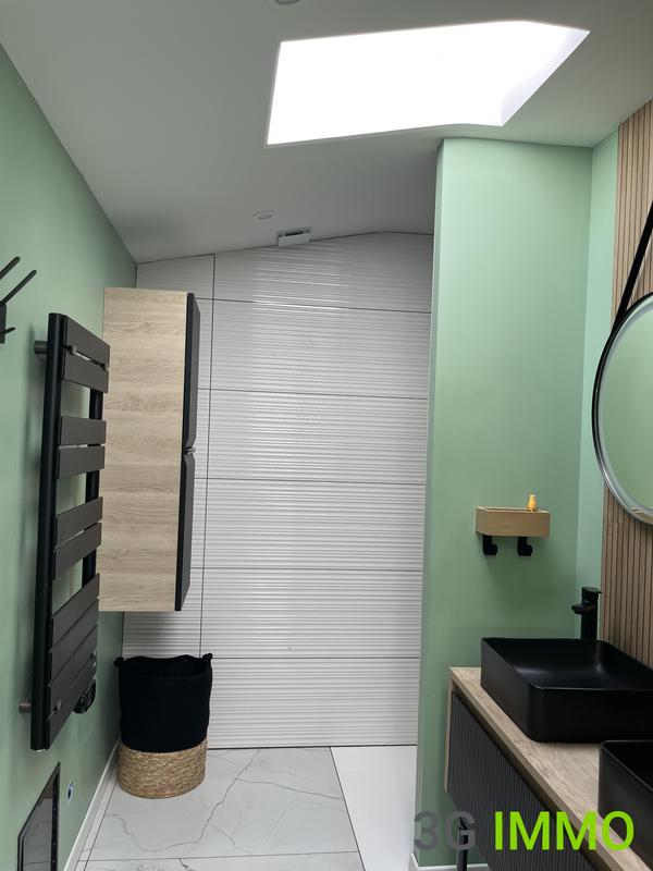 Maison - 244 m² - 9 pièces