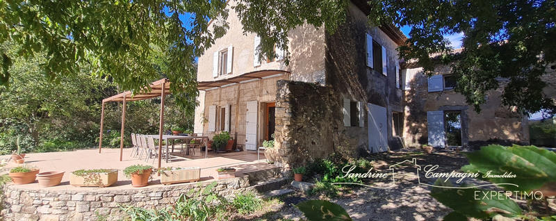 Maison - 381 m² - 16 pièces