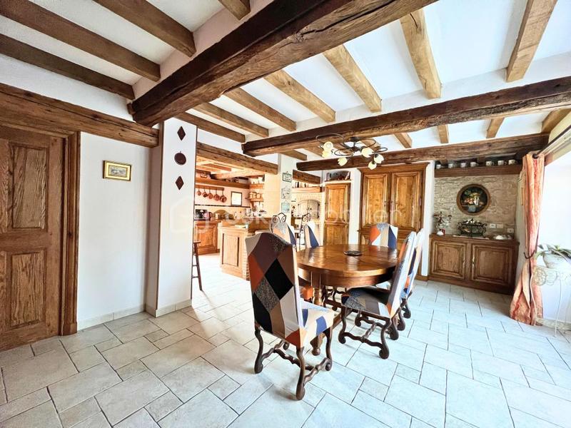 Propriété - 270 m² - 11 pièces