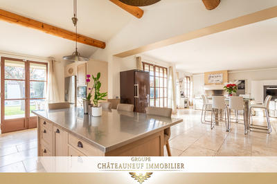 Maison - 280 m² - 4 pièces