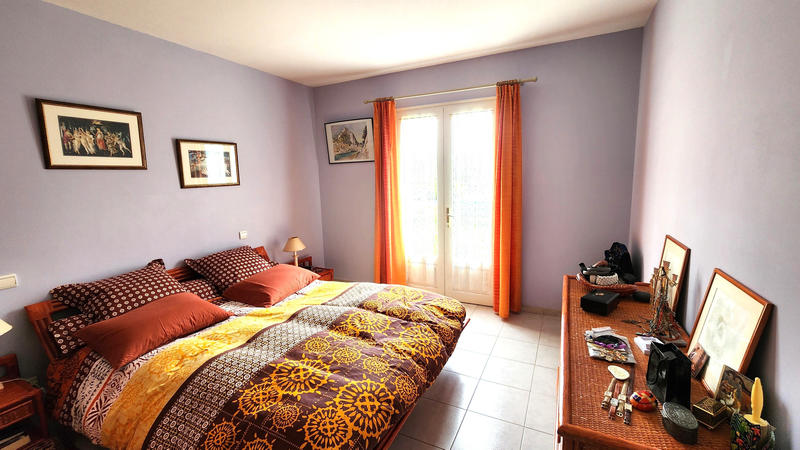 Maison - 218 m² - 8 pièces