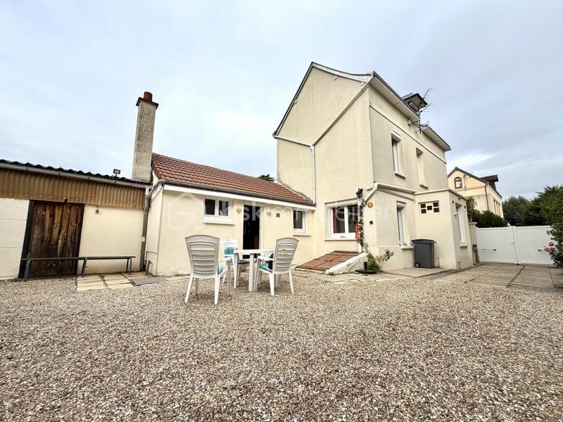 Maison - 110 m² - 6 pièces