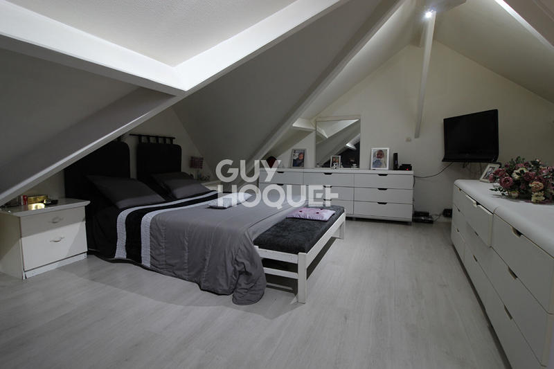 Maison - 180 m² - 7 pièces