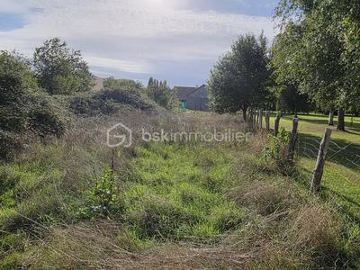Terrain constructible - 1 831 m²