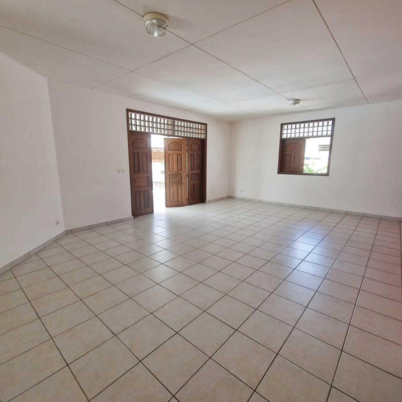 Maison - 150 m² - 4 pièces