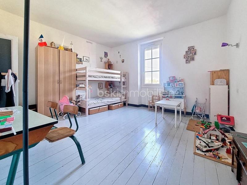 Maison - 200 m² - 7 pièces