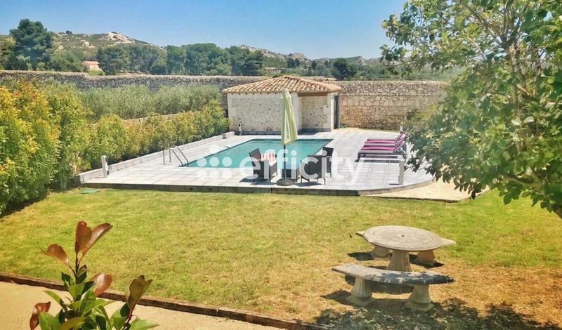 Mas - 200 m² - 6 pièces