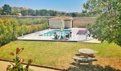 Mas - 200 m² - 6 pièces