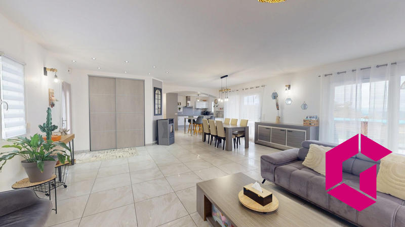 Maison - 181 m² - 5 pièces