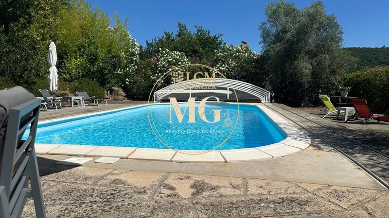 Maison - 184 m² - 5 pièces