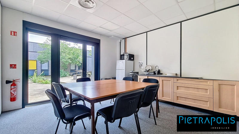 Fonds de commerce - Local d'activité / Entrepôt - 399 m²