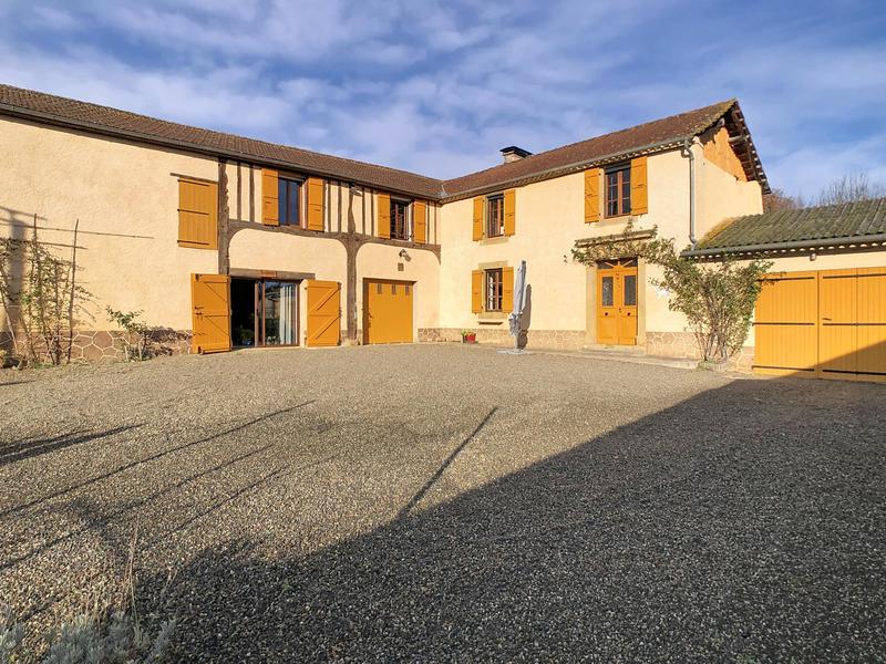 Villa - 241 m² - 6 pièces