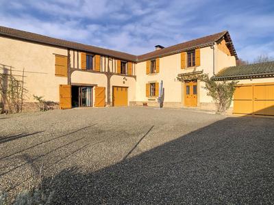 Villa - 241 m² - 6 pièces