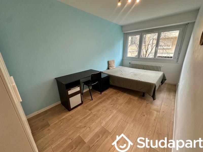 Chambre - 13 m² - 1 pièce