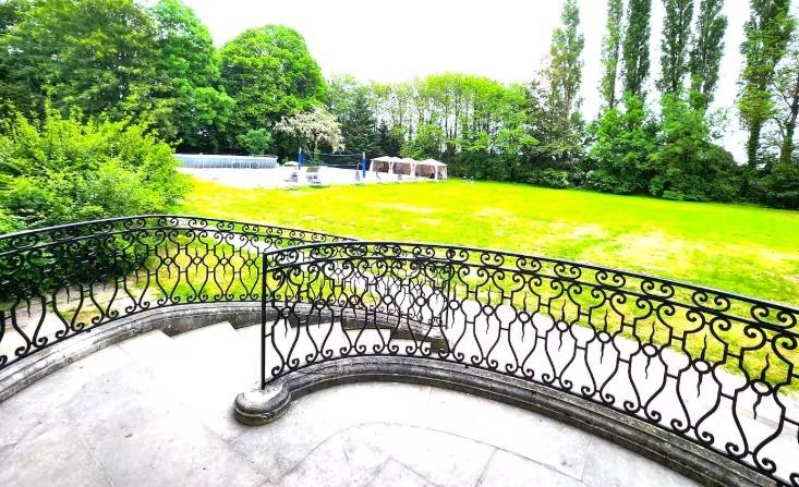 Manoir - 1 200 m² - 30 pièces