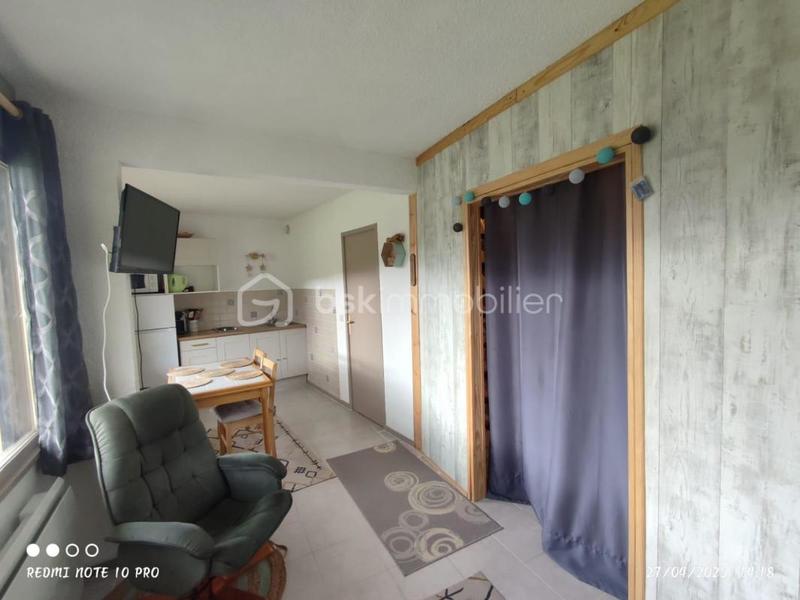 Studio - 25 m² - 1 pièce