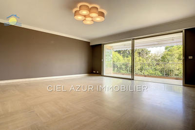 Appartement - 81 m² - 3 pièces