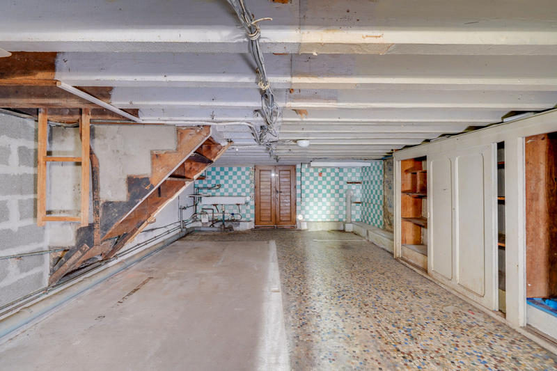 Immeuble - 102 m² - 7 pièces