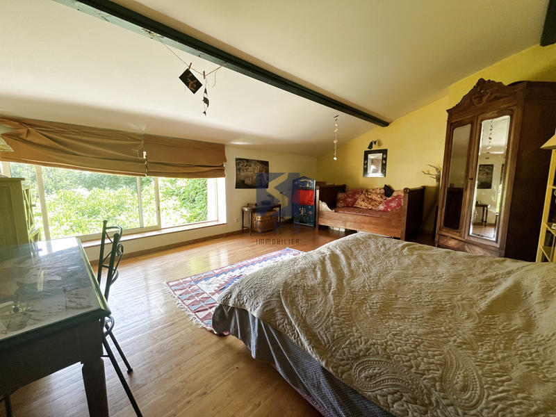 Propriété - 395 m² - 15 pièces