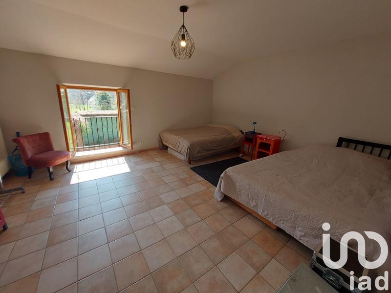 Maison - 242 m² - 7 pièces