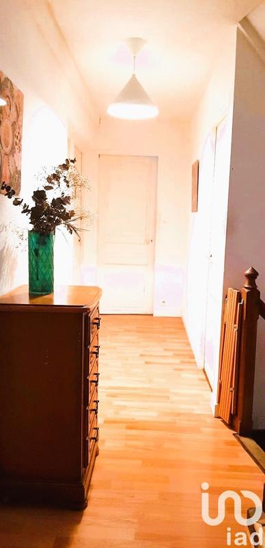 Maison - 200 m² - 8 pièces