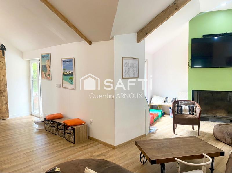 Maison - 207 m² - 5 pièces