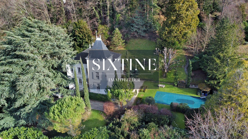 Manoir - 330 m² - 12 pièces