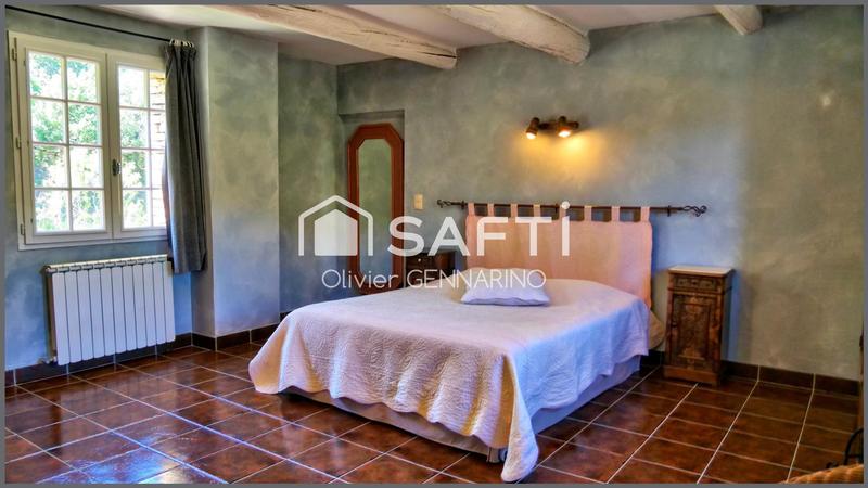 Maison - 591 m² - 22 pièces