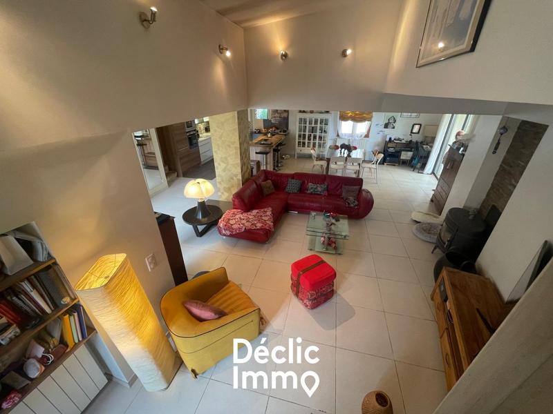 Maison - 232 m² - 7 pièces