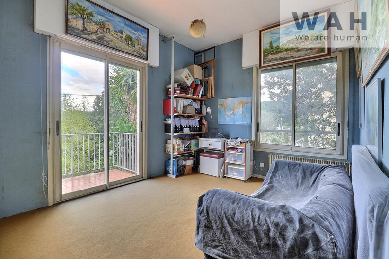 Maison - 280 m² - 11 pièces