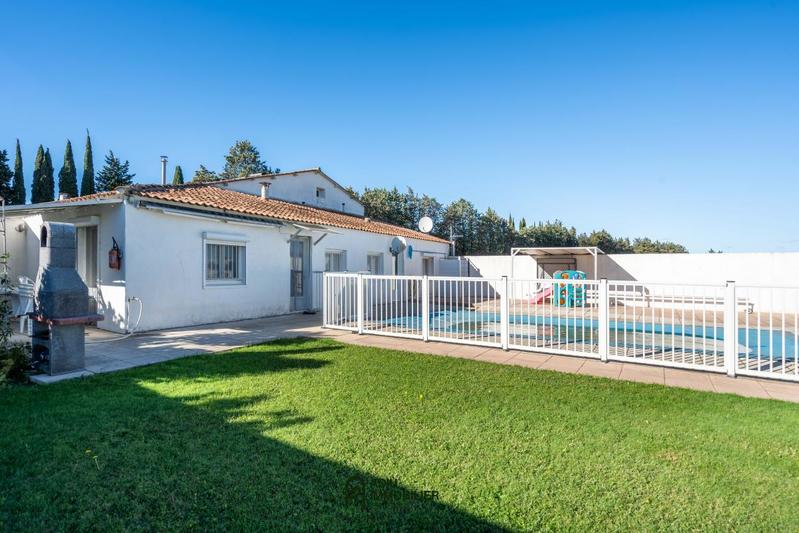 Maison - 375 m² - 14 pièces