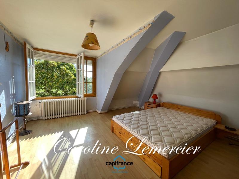 Maison - 245 m² - 8 pièces