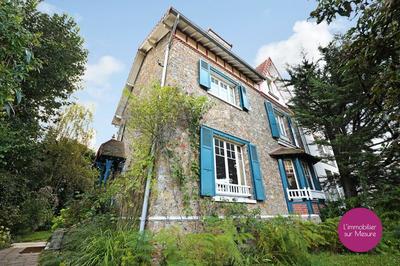 Maison - 200 m² - 8 pièces