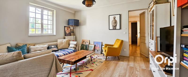 Maison - 323 m² - 6 pièces