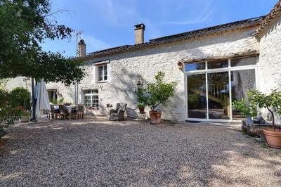 Maison - 373 m² - 10 pièces