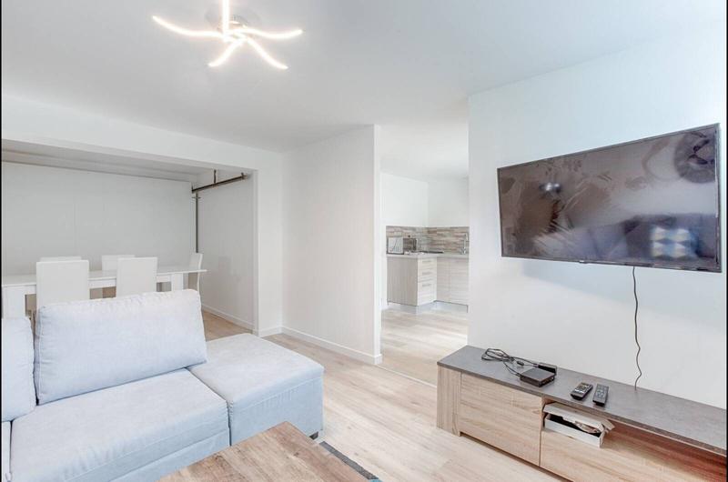 Appartement - 115 m² - 9 pièces