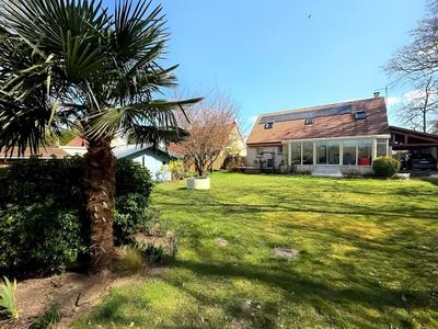 Maison - 183 m² - 7 pièces