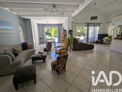 Maison - 263 m² - 9 pièces