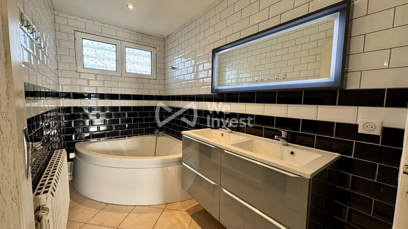 Maison - 90 m² - 5 pièces