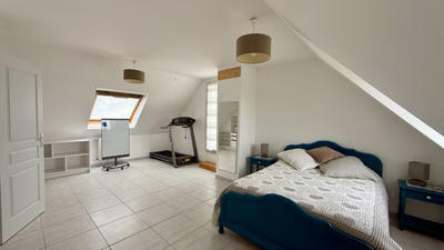 Maison - 168 m² - 9 pièces