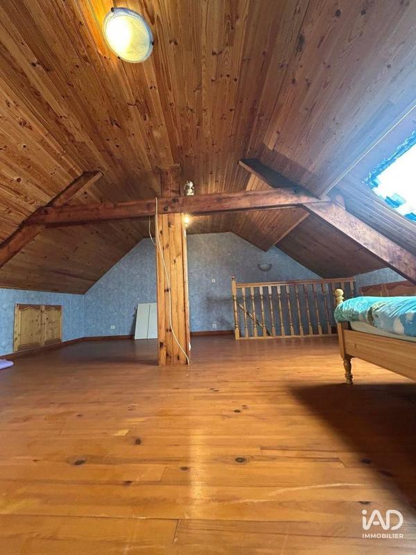 Maison - 250 m² - 6 pièces